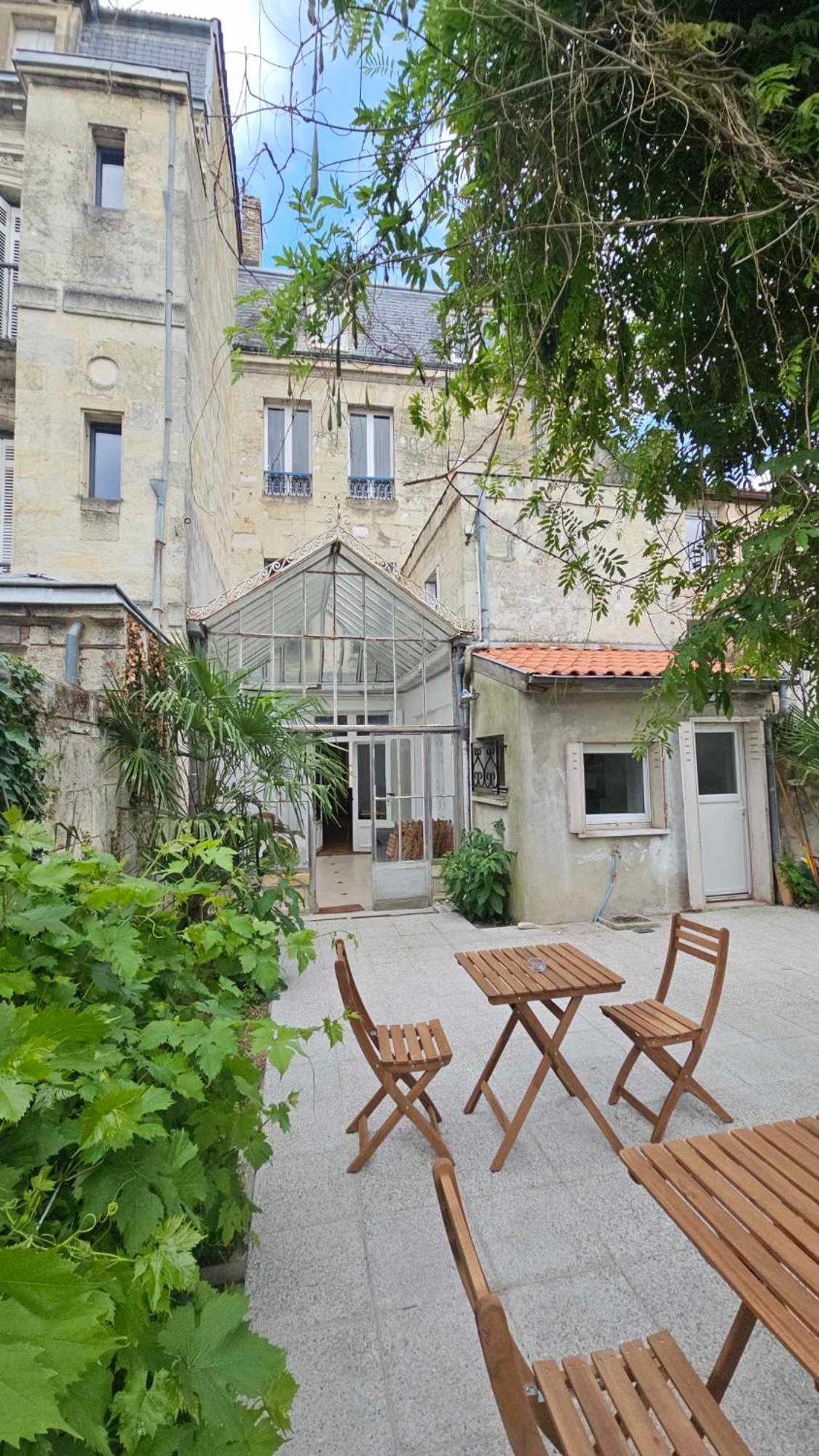 مبيت وإفطار بوردو Le Jardin Cafe المظهر الخارجي الصورة